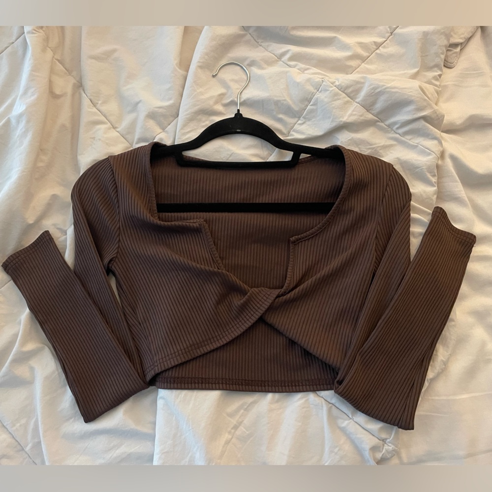 Amazon Front Twist Crop Top